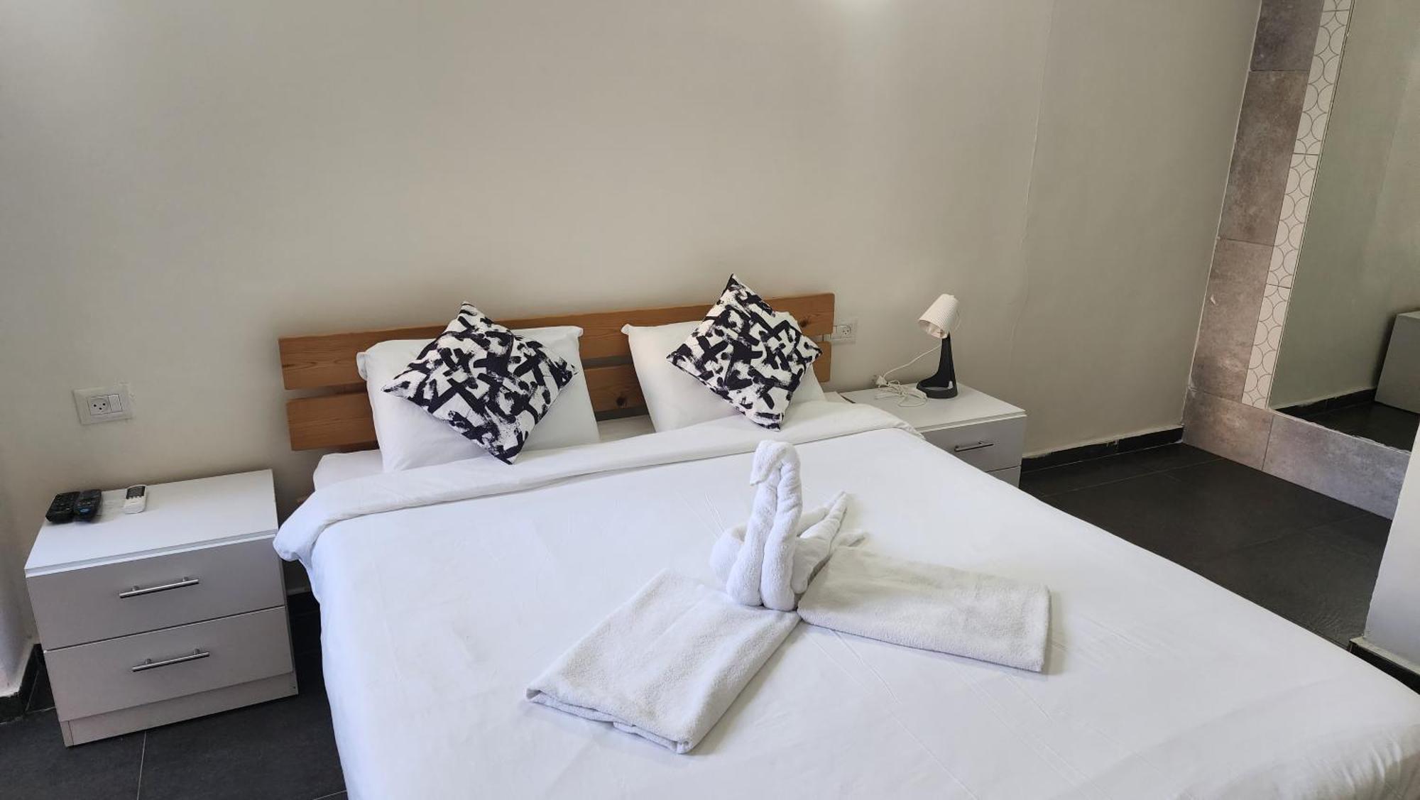 David Hameleh House Aparthotel Netanya Ruang foto