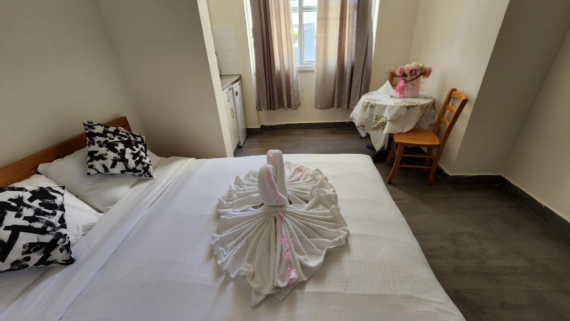 David Hameleh House Aparthotel Netanya Ruang foto