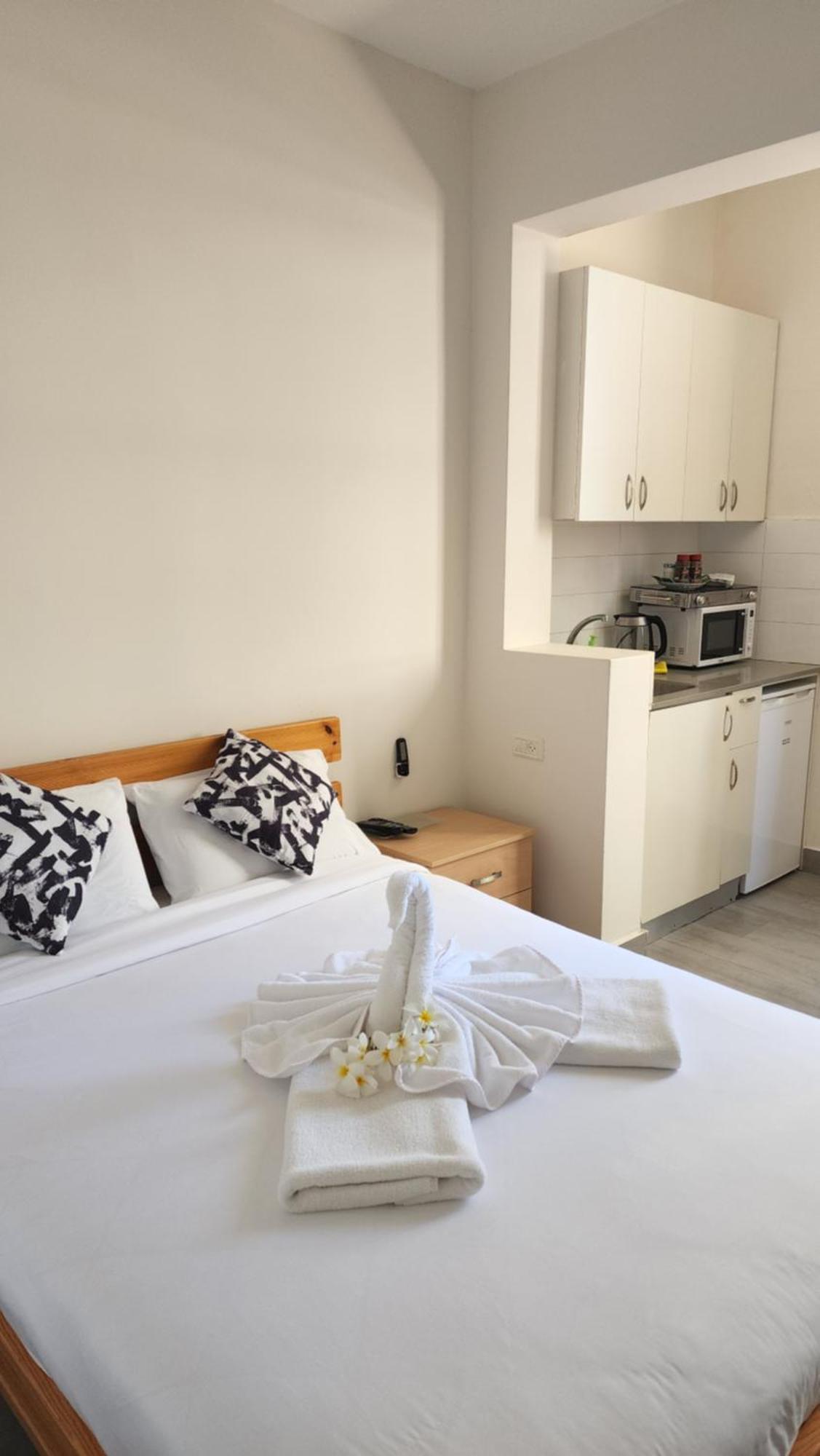 David Hameleh House Aparthotel Netanya Ruang foto