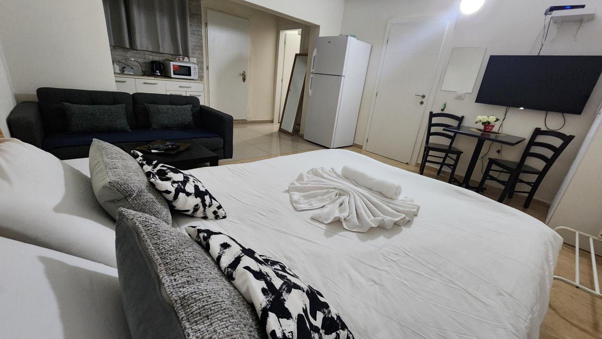 David Hameleh House Aparthotel Netanya Ruang foto