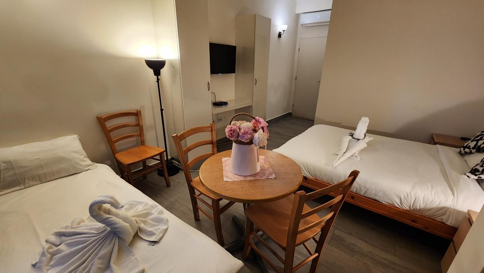 David Hameleh House Aparthotel Netanya Ruang foto