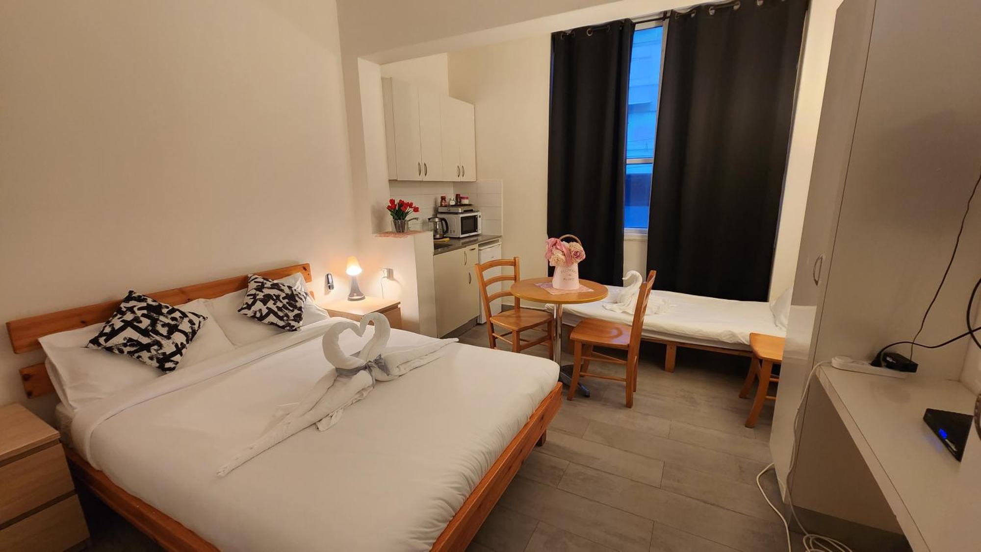 David Hameleh House Aparthotel Netanya Ruang foto